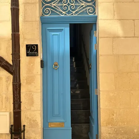 79 Sam's Place, شقة